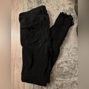 NEW-Size 4 American Eagle Next Level Stretch Black Ripped Jeans